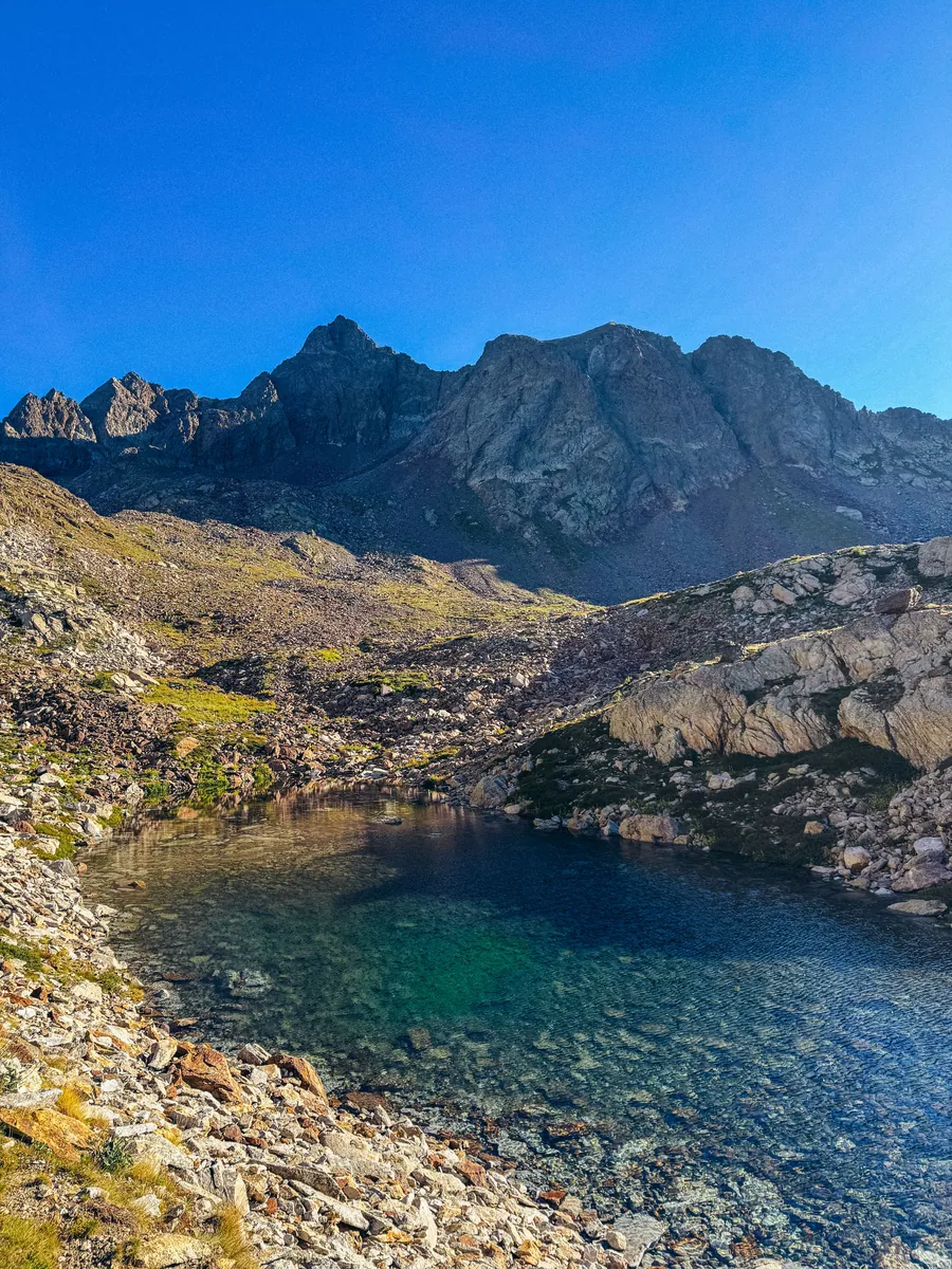 Un lac d'altitude au-dessus d'Isola 2000.